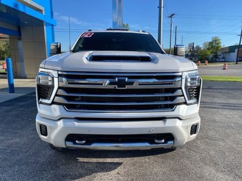 Used 2024 Chevrolet Silverado 3500 High Country w/ High Country Premium Package AWD/4WD image 8