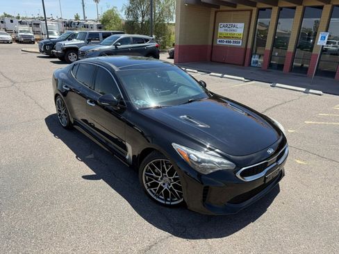 Used 2018 Kia Stinger Premium RWD image 2