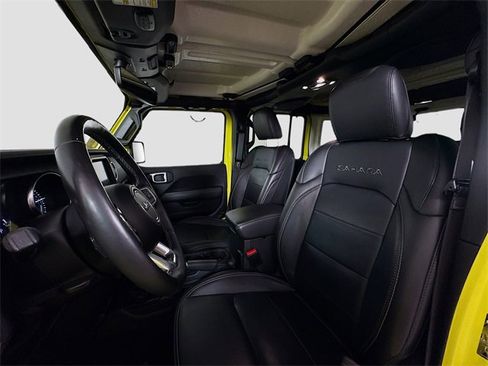 Used 2023 Jeep Wrangler Unlimited Sahara w/ Cold Weather Group image 17