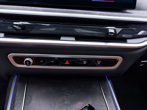 Used 2023 BMW X7 xDrive40i w/ M Sport Package AWD/4WD image 26