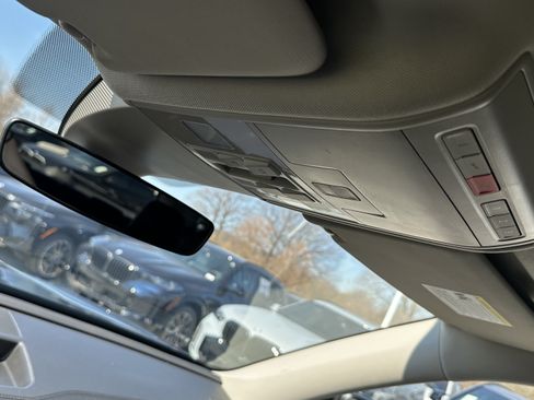 Used 2019 Volkswagen Atlas SEL Premium AWD/4WD image 28