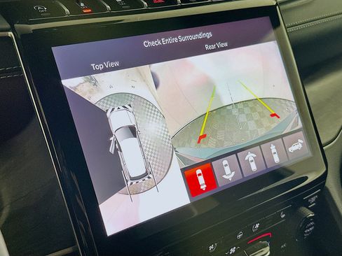 Used 2024 Jeep Grand Cherokee L Limited w/ Luxury Tech Group II image 23