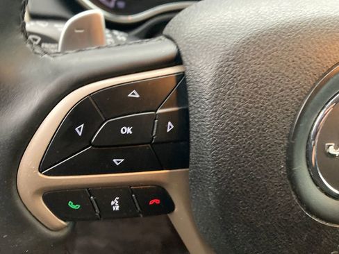 Used 2017 Jeep Grand Cherokee Laredo w/ Quick Order Package 23E image 36