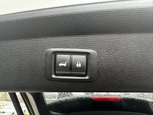 Used 2024 Mitsubishi Outlander SE Black Edition image 16