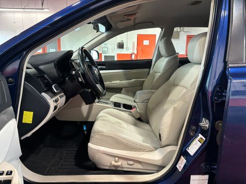 Used 2011 Subaru Outback 2.5i Premium image 12
