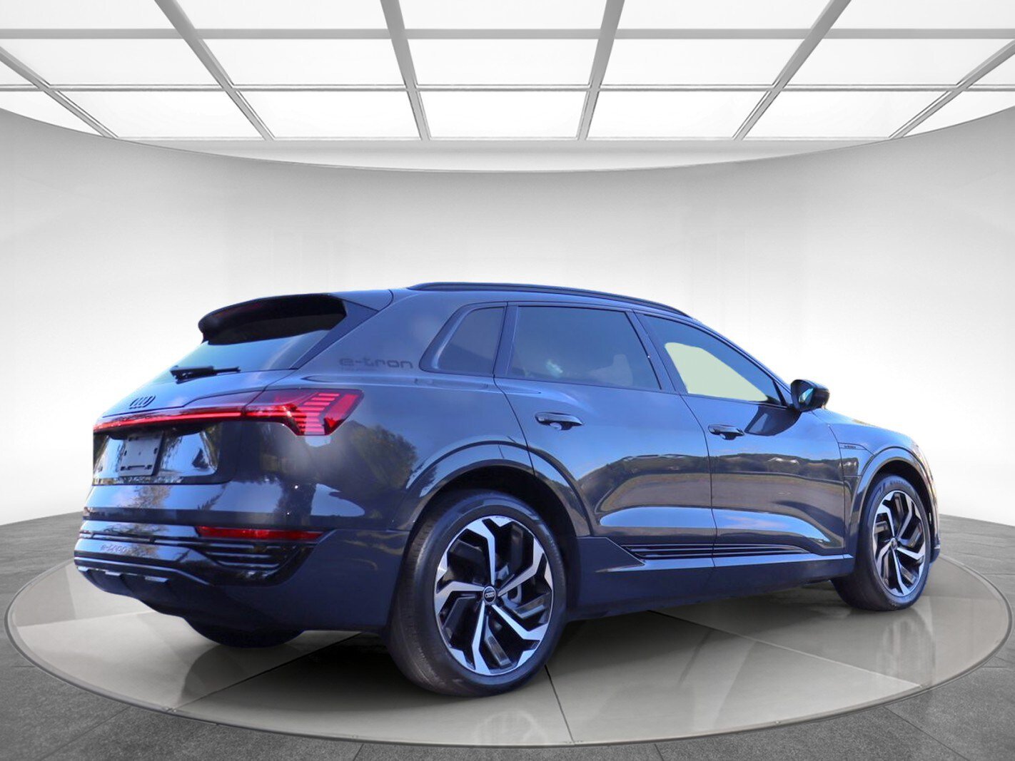 Used 2024 Audi Q8 e-tron Premium Plus AWD/4WD image 6