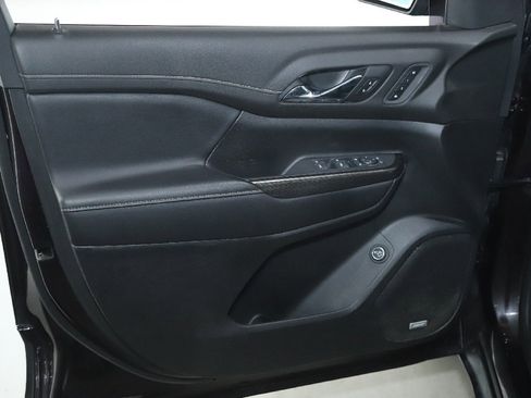 Used 2021 GMC Acadia SLT w/ Preferred Package image 15