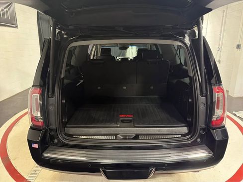 Used 2019 GMC Yukon XL Denali w/ Denali Ultimate Package image 12