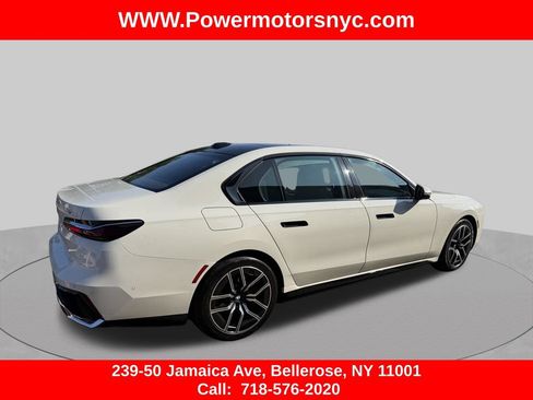Used 2024 BMW 740i xDrive AWD/4WD image 7