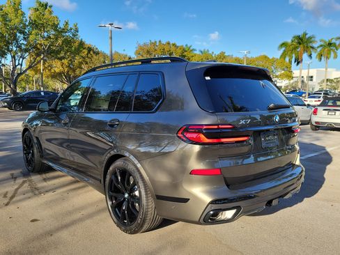 New 2026 BMW X7 xDrive40i image 3