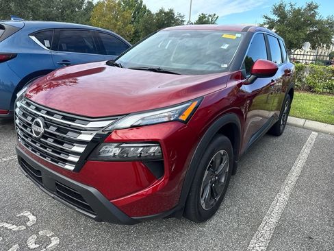 Used 2026 Nissan Rogue SV FWD image 2
