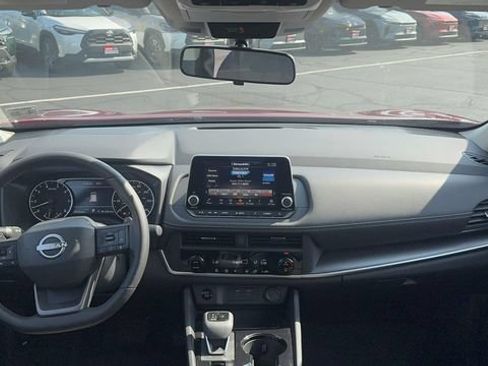 Used 2025 Nissan Rogue SV AWD/4WD image 38