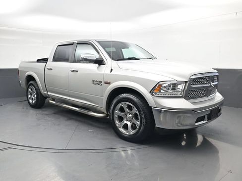 Used 2017 RAM 1500 Laramie AWD/4WD image 8