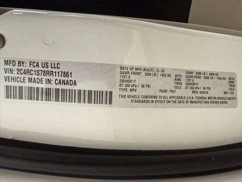 Used 2024 Chrysler Pacifica Select image 26