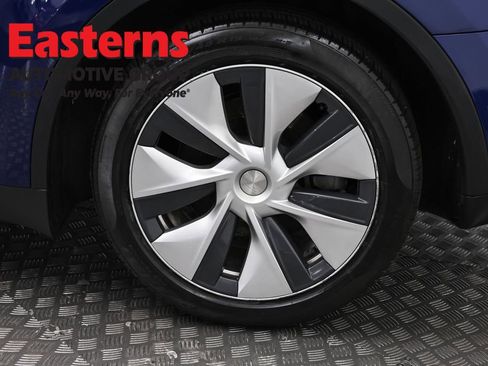 Used 2020 Tesla Model Y Long Range AWD/4WD image 27