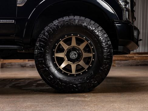 Used 2022 Ford F250 Lariat w/ Tremor Off-Road Package AWD/4WD image 11