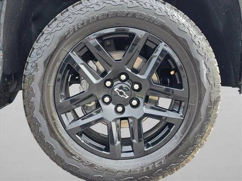 Used 2025 Chevrolet Silverado 1500 Custom Trail Boss w/ Turbomax Blackout Package AWD/4WD image 9