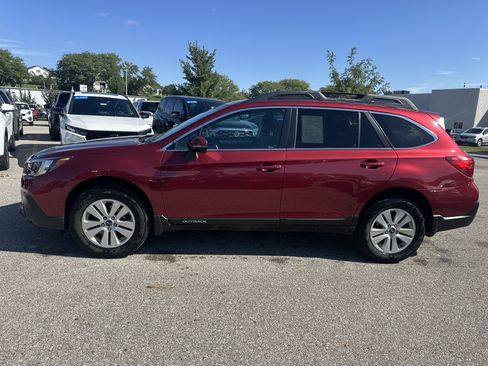 Used 2018 Subaru Outback 2.5i Premium AWD/4WD image 6
