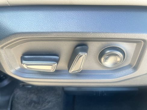 Used 2022 Toyota Tundra Limited image 18