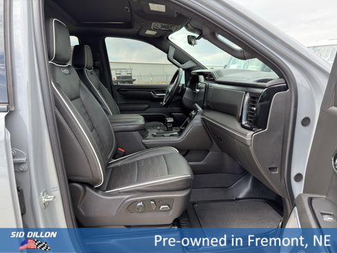 Used 2025 GMC Sierra 1500 AT4X image 19