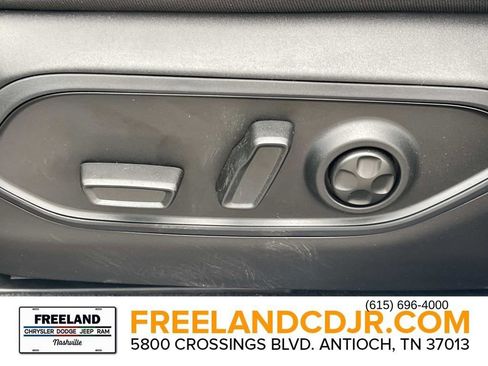New 2025 Jeep Grand Cherokee Altitude w/ Trailer Tow Package AWD/4WD image 21