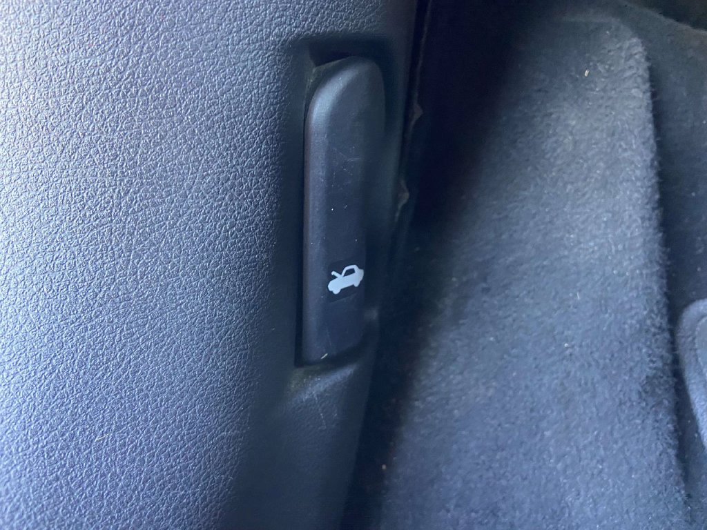Used 2025 Nissan Sentra SV FWD image 24
