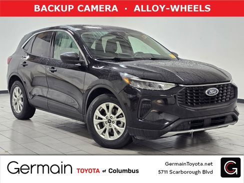 Used 2023 Ford Escape Active image 1