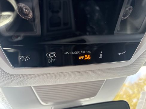 New 2026 Volkswagen Tiguan SE image 19