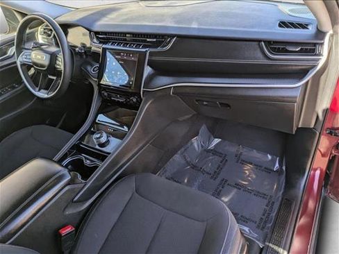 Used 2023 Jeep Grand Cherokee L Laredo image 22