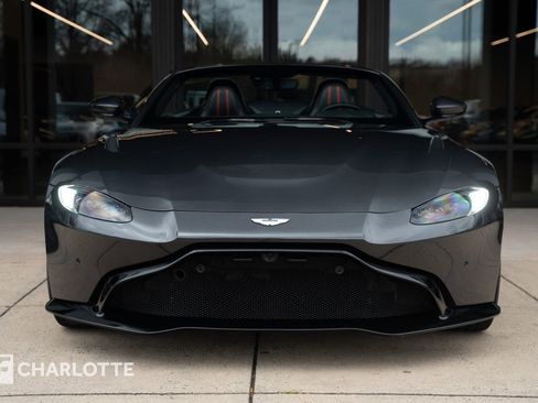 Used 2021 Aston Martin V8 Vantage Roadster image 5