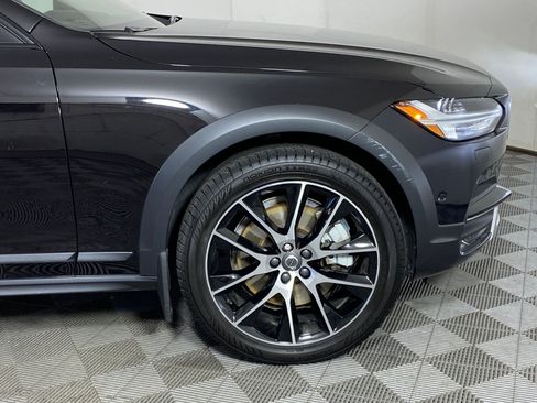 Used 2018 Volvo V90 T6 Cross Country w/ Convenience Package image 10