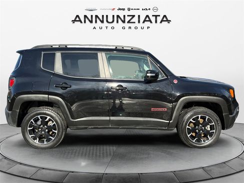 Used 2023 Jeep Renegade Trailhawk image 6