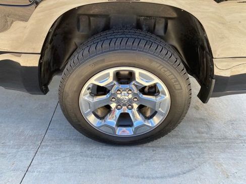 Used 2019 RAM 1500 Big Horn AWD/4WD image 13