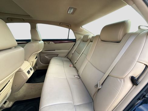 Used 2011 Toyota Avalon Limited image 25