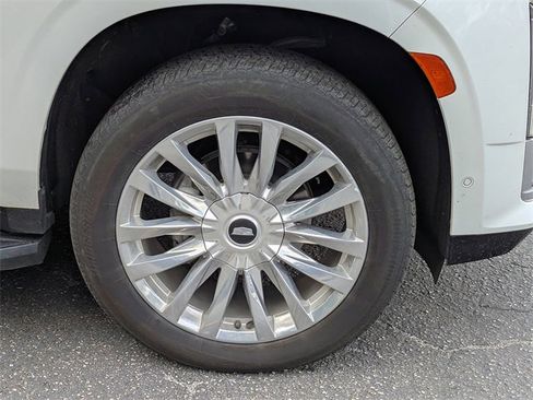 Used 2023 Cadillac Escalade ESV Premium Luxury image 7