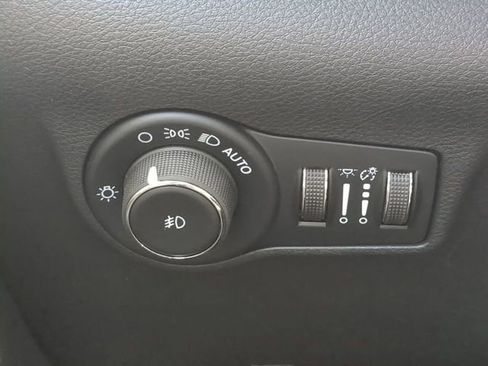 New 2026 Jeep Compass Latitude image 25