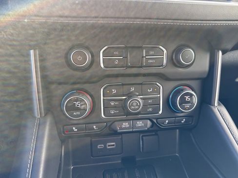 Used 2023 Chevrolet Suburban LT image 22