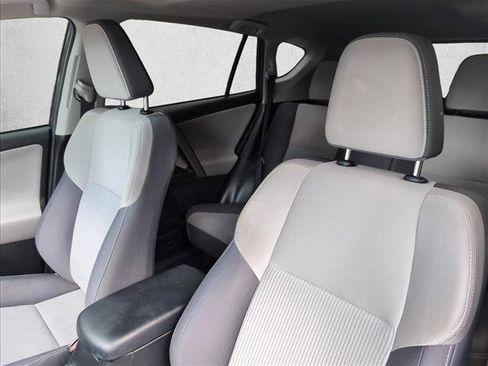 Used 2015 Toyota RAV4 XLE FWD image 12