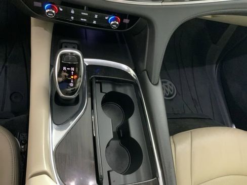 Used 2018 Buick Enclave Essence image 24