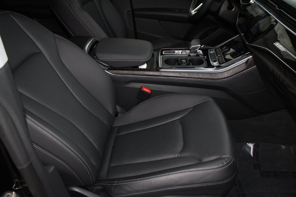 Used 2022 Audi Q8 Premium Plus AWD/4WD image 27