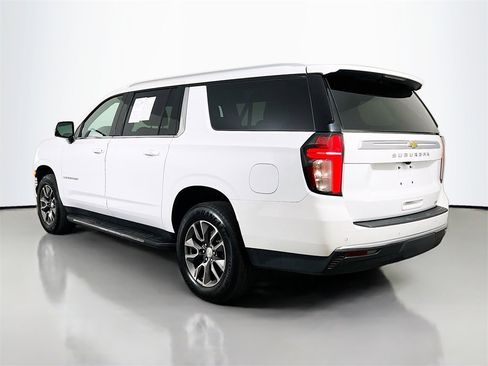 Used 2022 Chevrolet Suburban LT w/ LT Signature Plus Package image 5