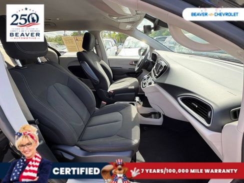Used 2023 Chrysler Voyager LX FWD image 26