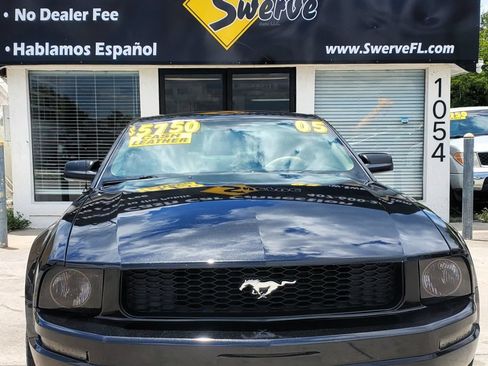 Used 2005 Ford Mustang Coupe RWD image 3