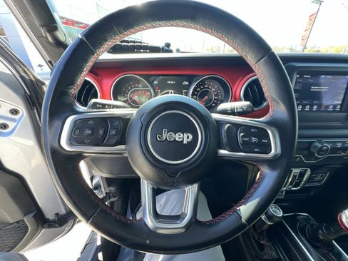 Used 2018 Jeep Wrangler Unlimited Rubicon w/ Steel Bumper Group image 16