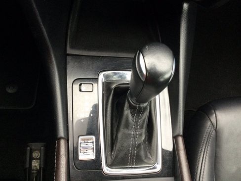 Used 2018 MAZDA MAZDA3 Touring FWD image 33