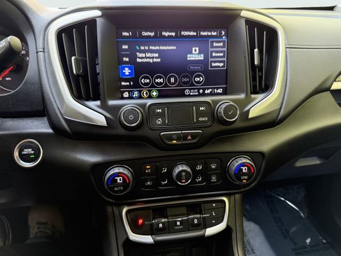 Used 2022 GMC Terrain SLT image 21