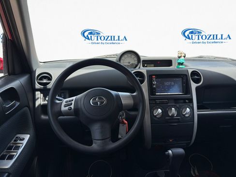 Used 2006 Scion xB FWD image 9