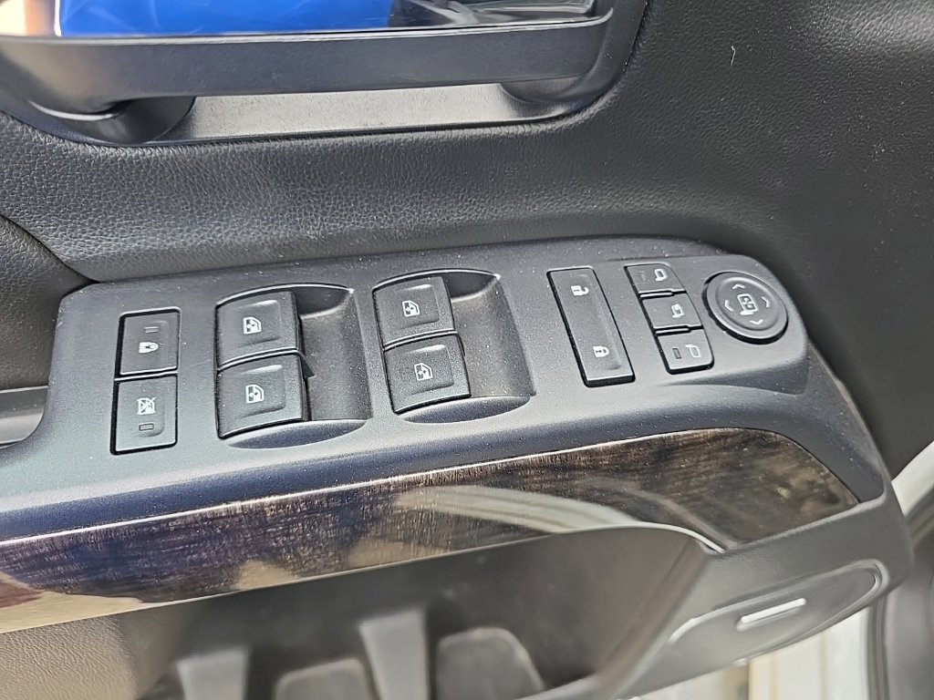 Used 2015 GMC Sierra 2500 Denali w/ Duramax Plus Package AWD/4WD image 13