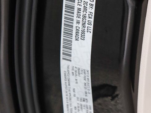 Used 2022 Chrysler Pacifica Touring-L image 33