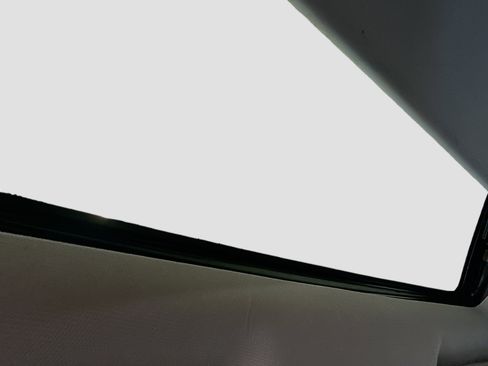 Used 2022 Jeep Cherokee Limited w/ Elite Package AWD/4WD image 27